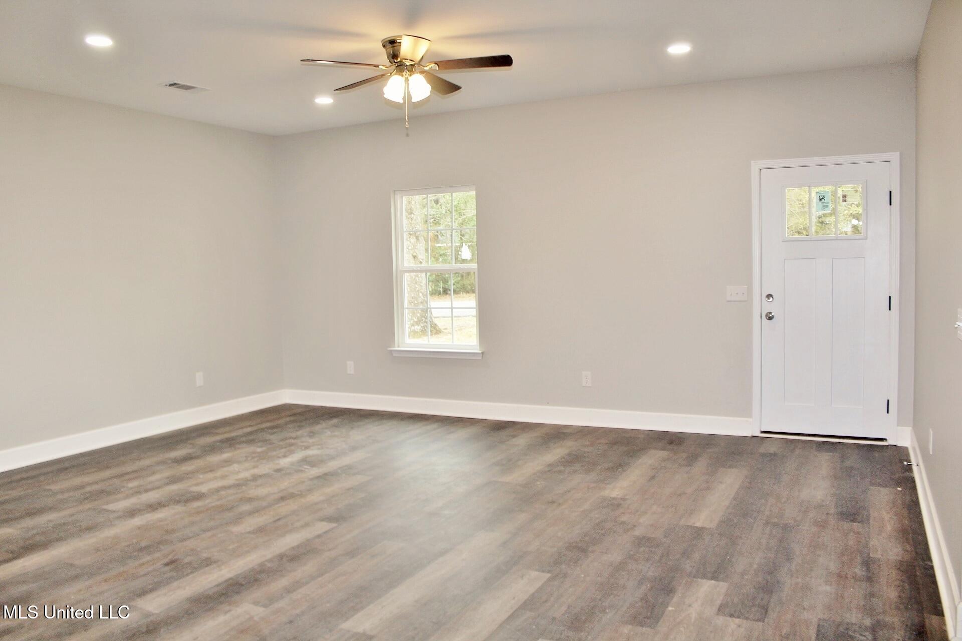 117 W Magnolia Street, Lucedale, Mississippi image 2