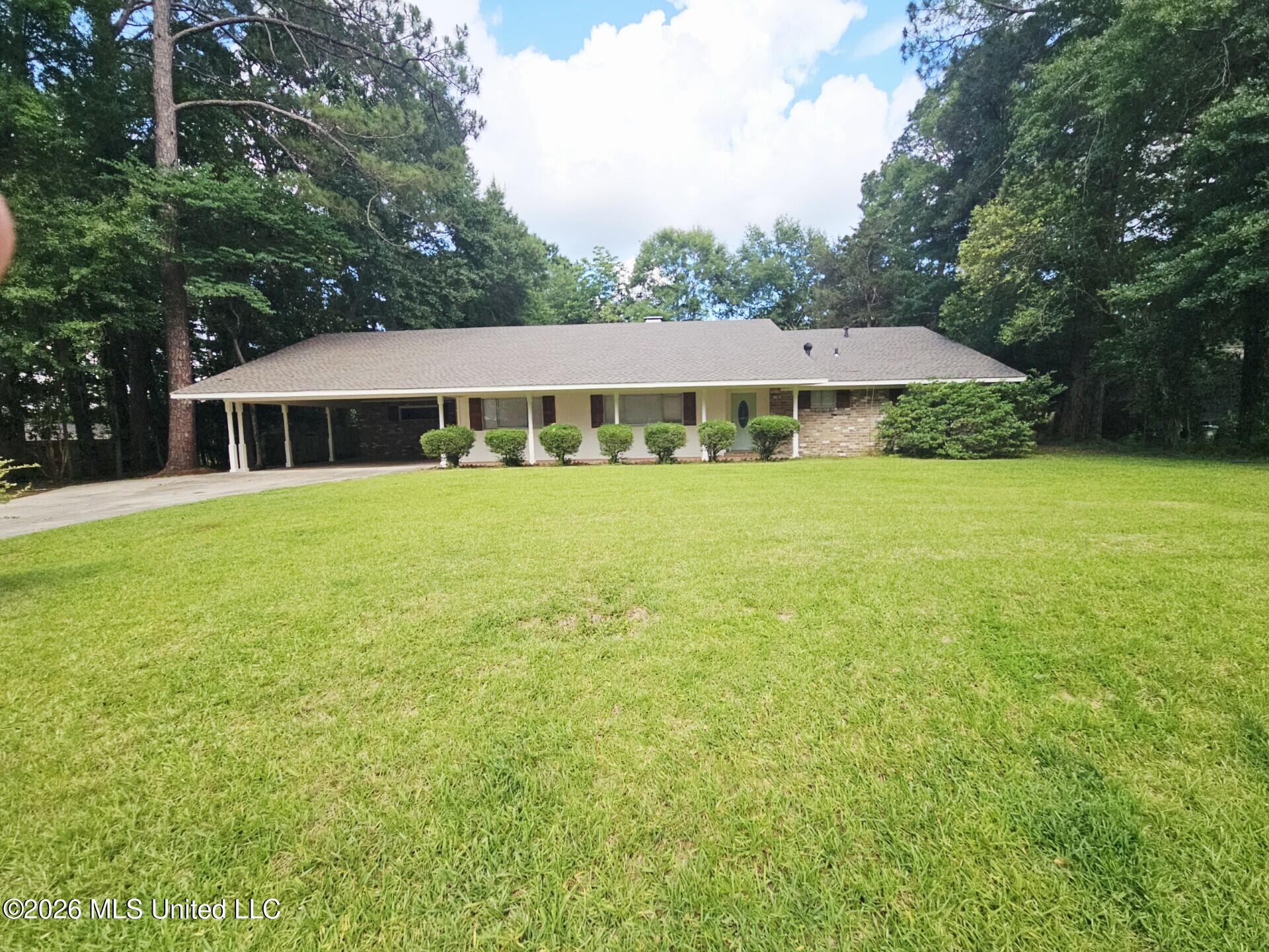 810 Velma Street