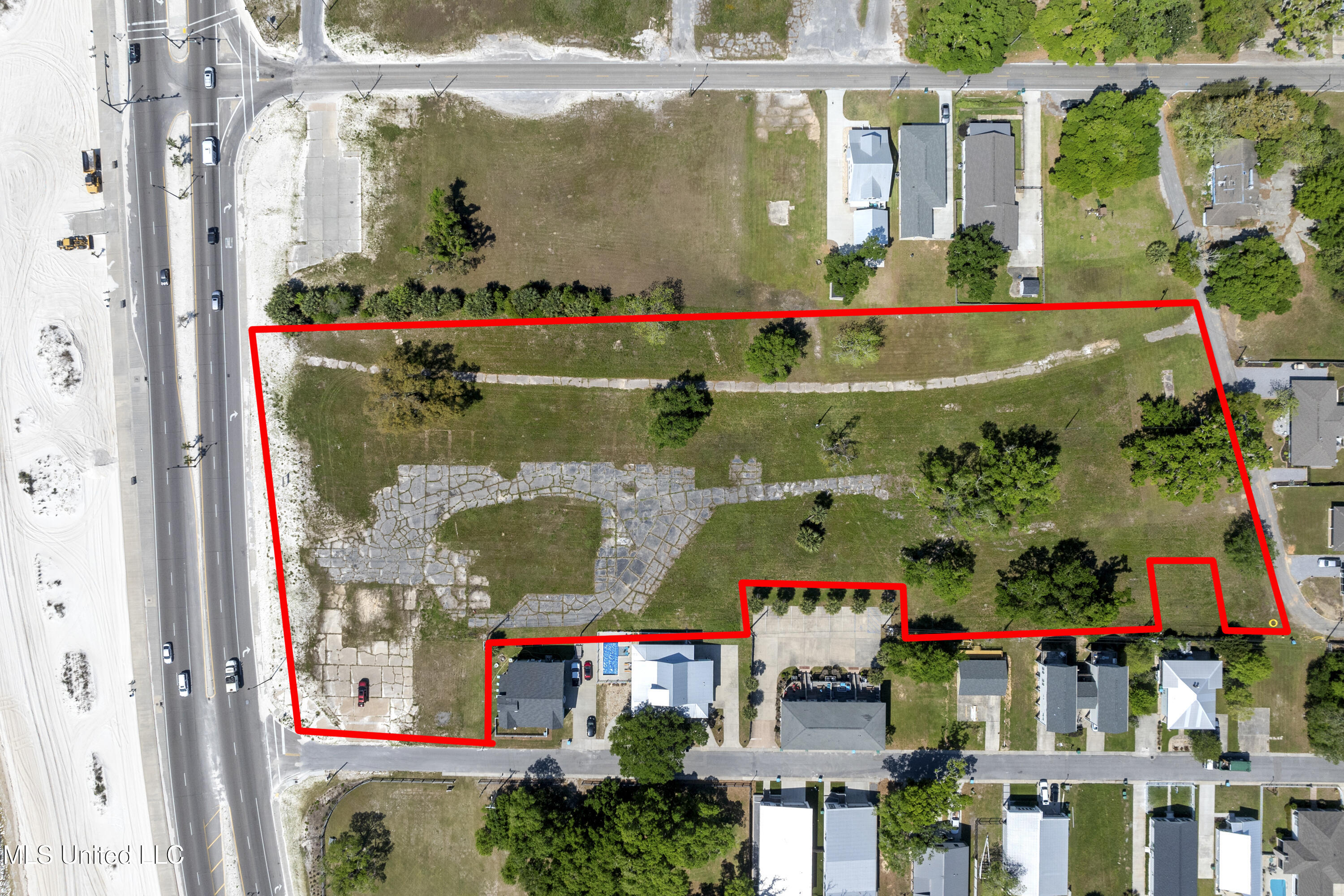830 Beach Drive, Gulfport, Mississippi image 3