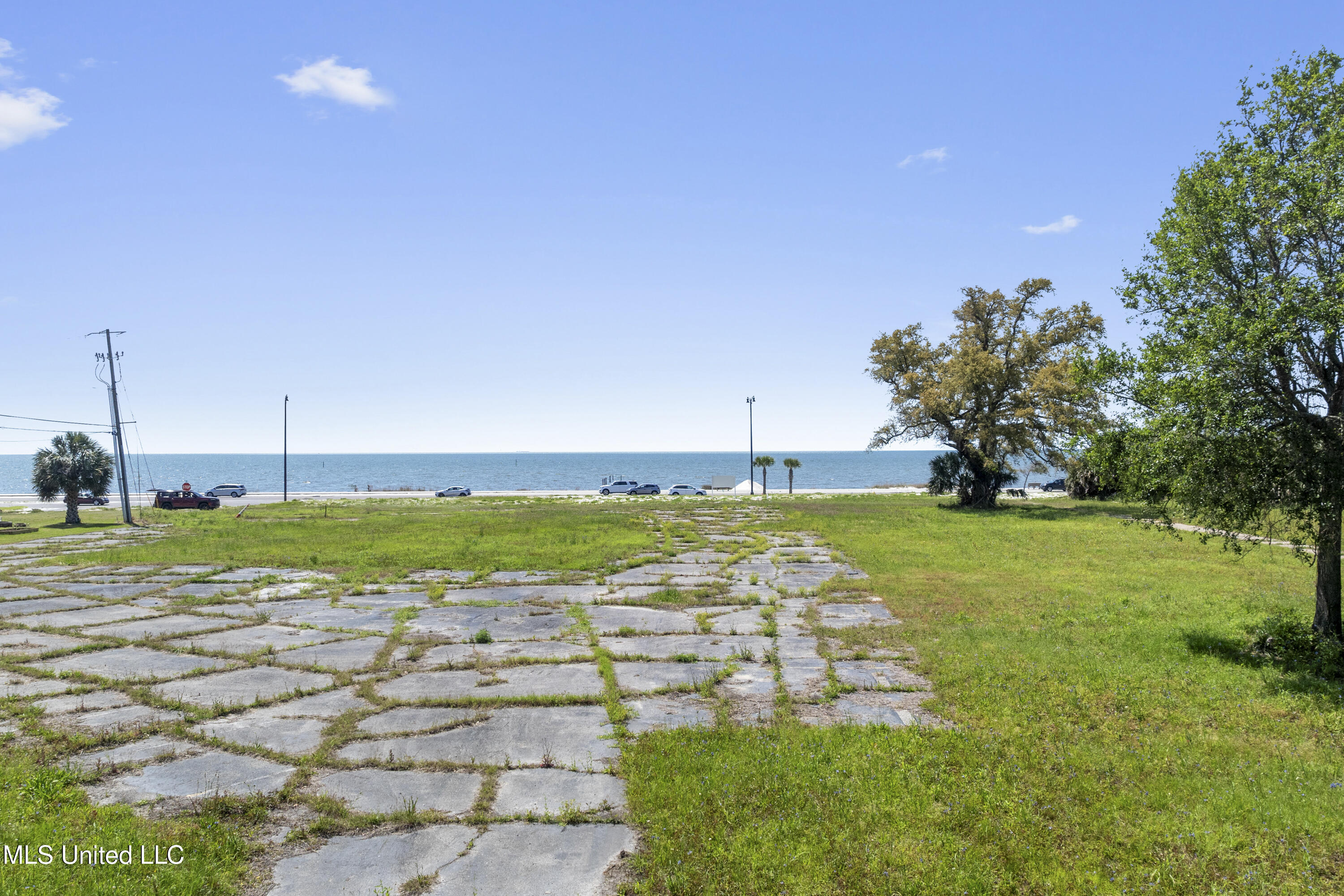 830 Beach Drive, Gulfport, Mississippi image 15