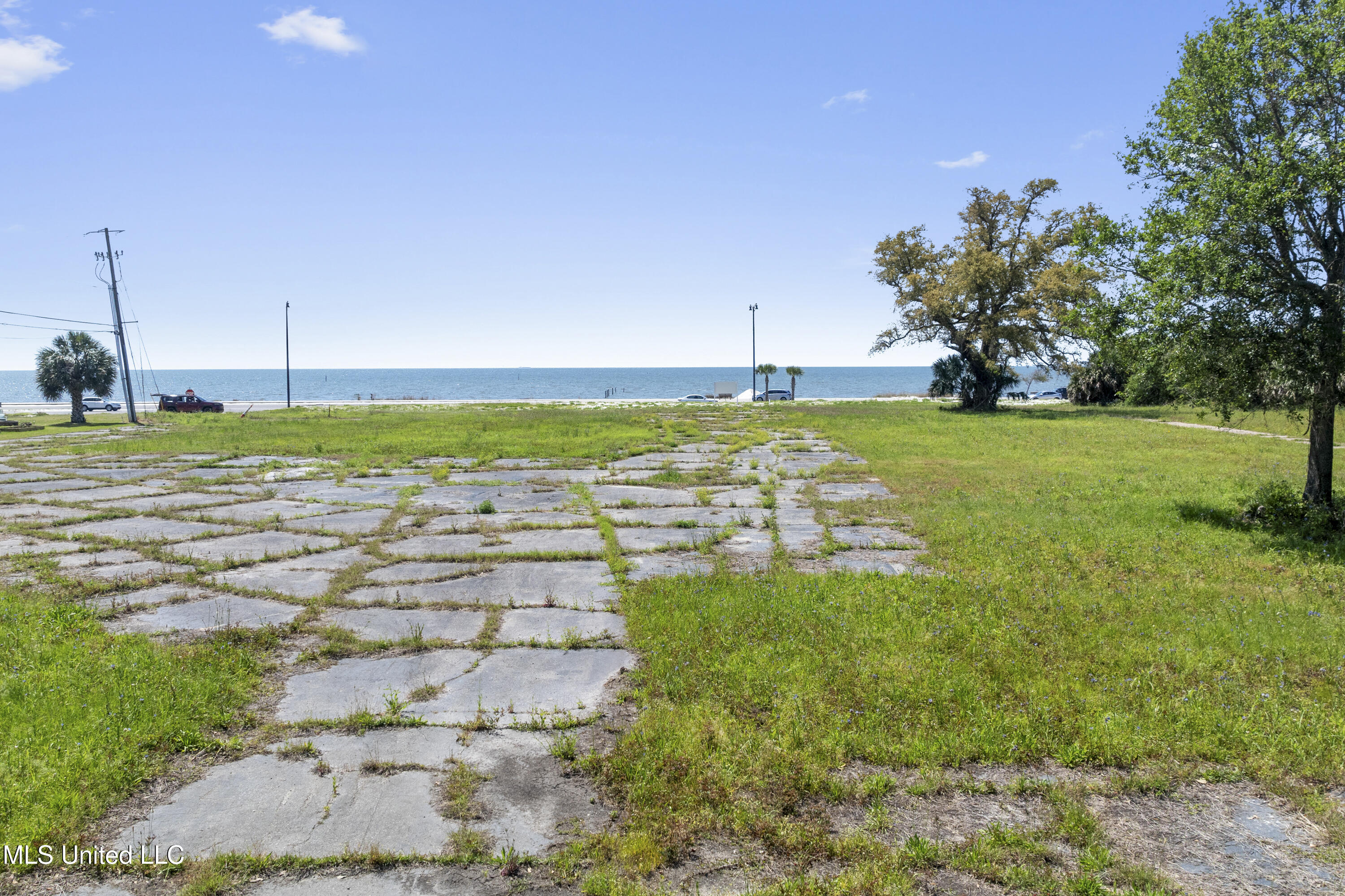 830 Beach Drive, Gulfport, Mississippi image 16