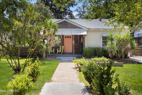 Single Family Residence in Biloxi MS 212 Benachi Avenue.jpg