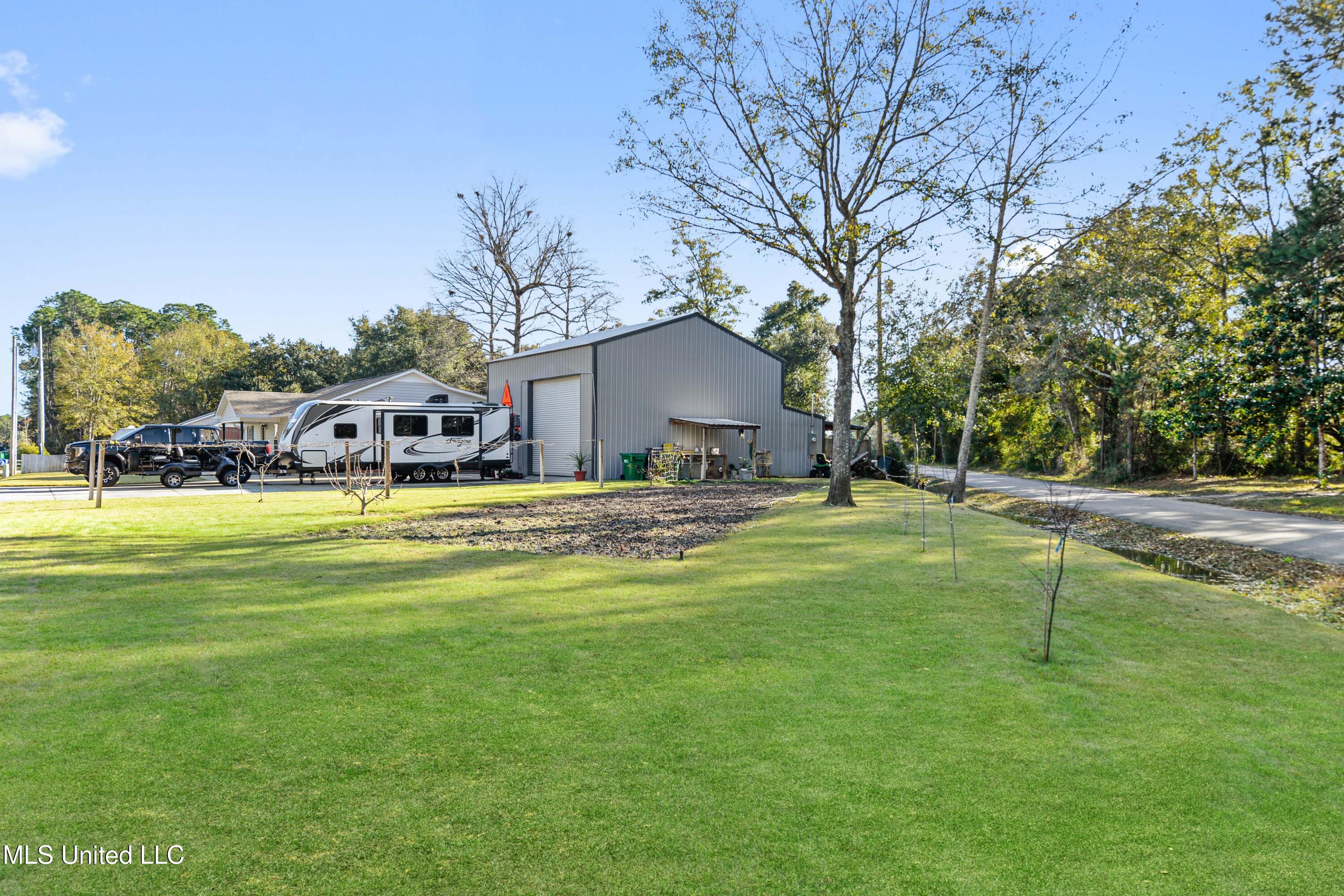 821 Peach Street Street, Ocean Springs, Mississippi image 3