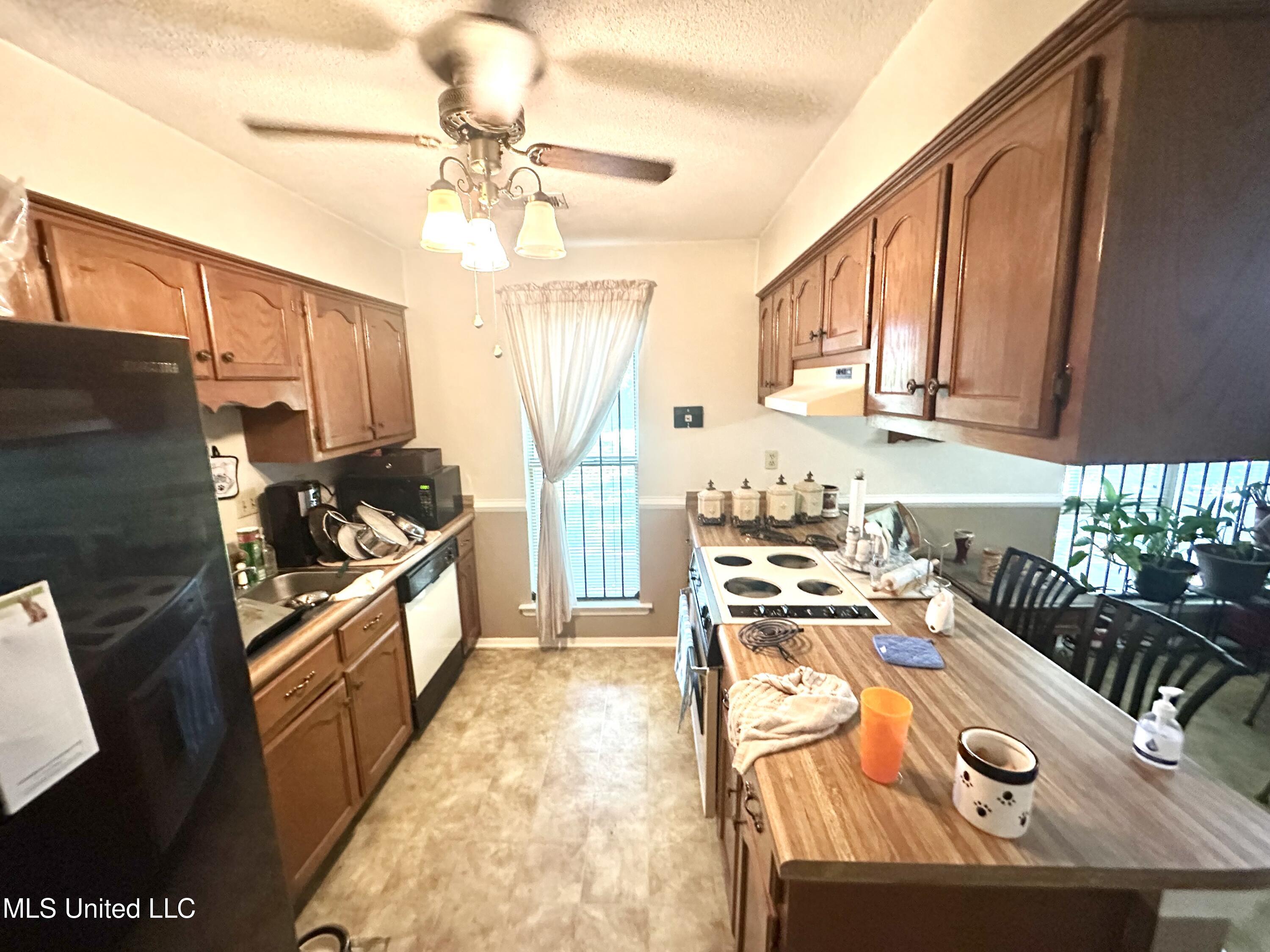3505 Dorchester Drive, Horn Lake, Mississippi image 2
