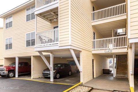 Condominium in Ocean Springs MS 2421 Beachview Drive.jpg