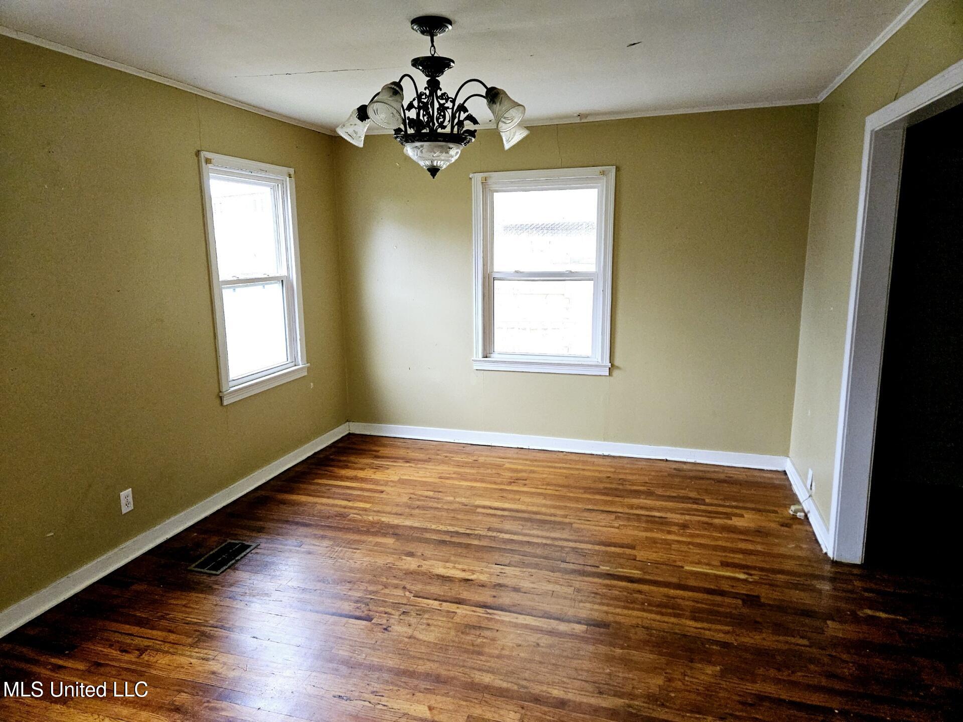 402 Newton Street, Crystal Springs, Mississippi image 5