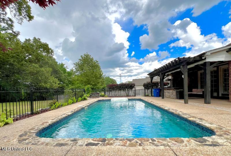 8104 Bella Donna Circle, Olive Branch, Mississippi image 36