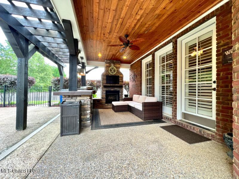 8104 Bella Donna Circle, Olive Branch, Mississippi image 34