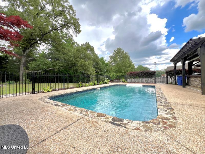 8104 Bella Donna Circle, Olive Branch, Mississippi image 35