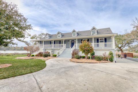 Single Family Residence in Ocean Springs MS 3005 Magnolia Lane.jpg