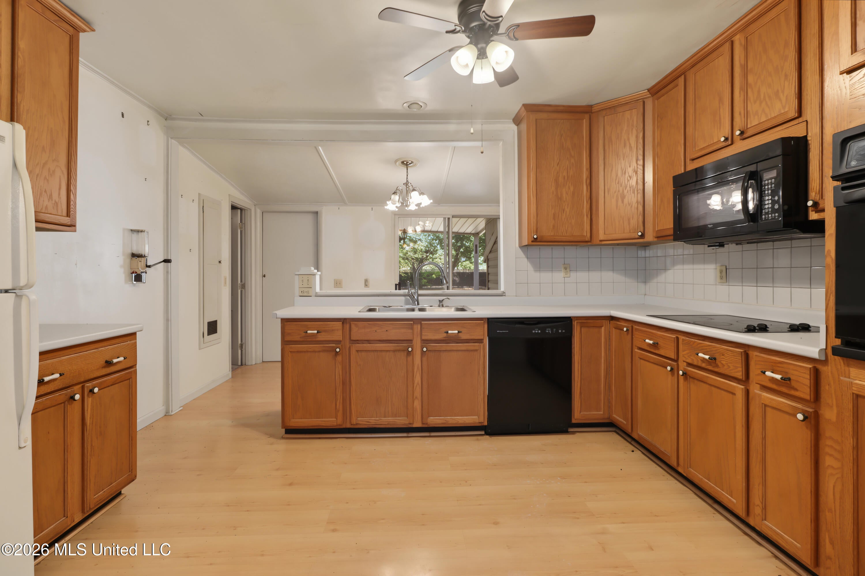 395 Oaklawn Place