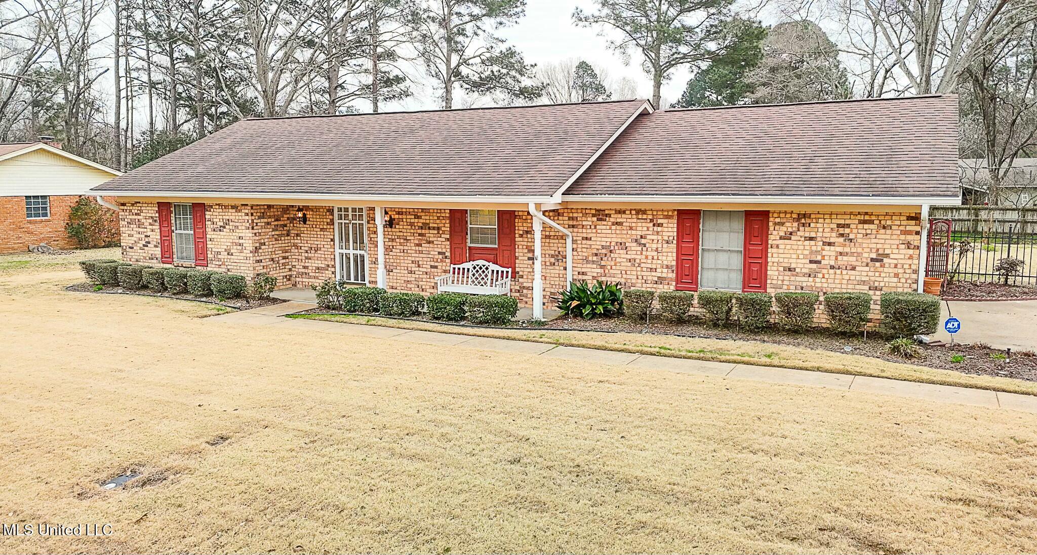 107 St Augustine Drive, Madison, Mississippi image 1