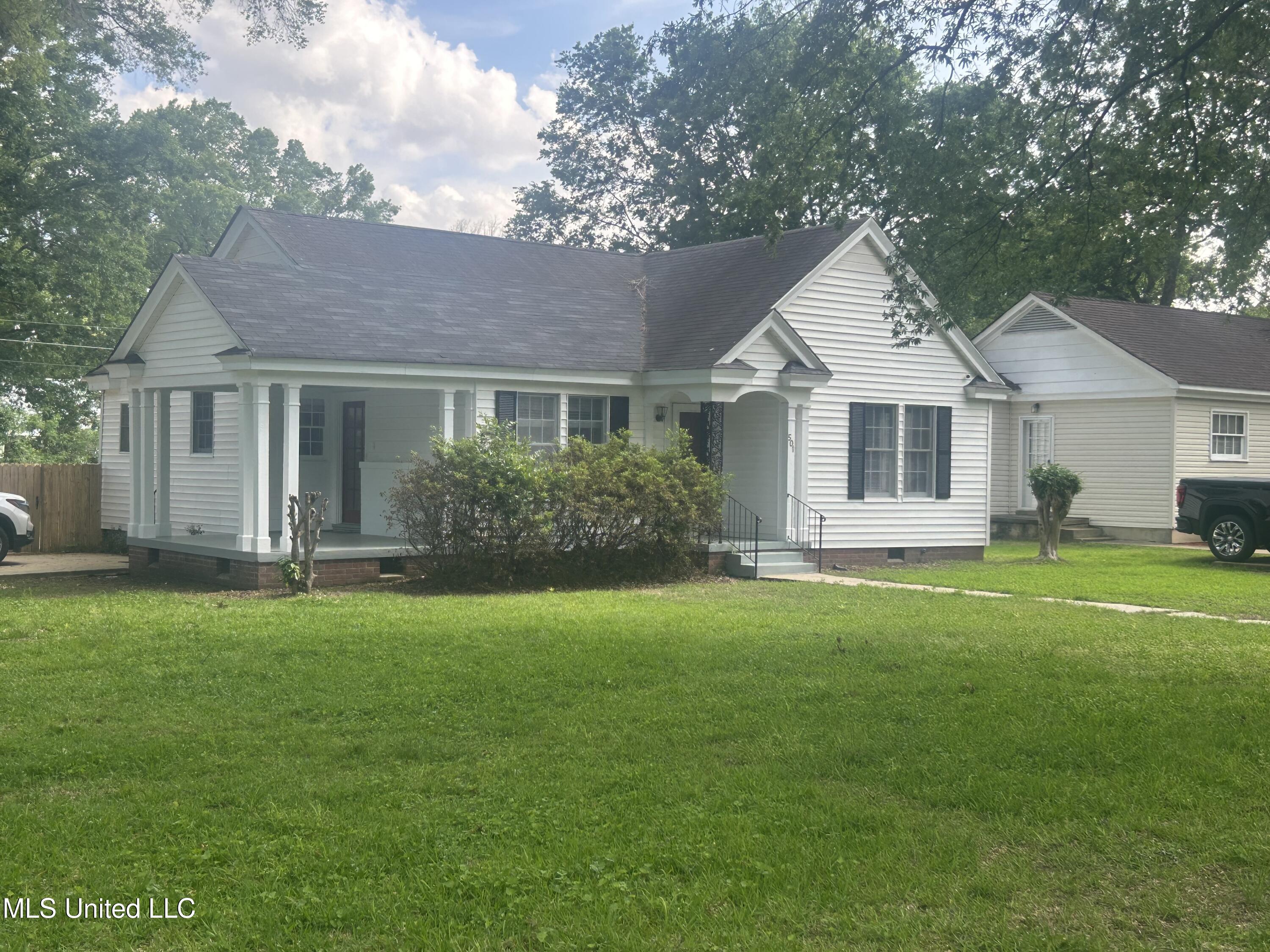 501 W Jefferson Avenue, Greenwood, Mississippi image 1