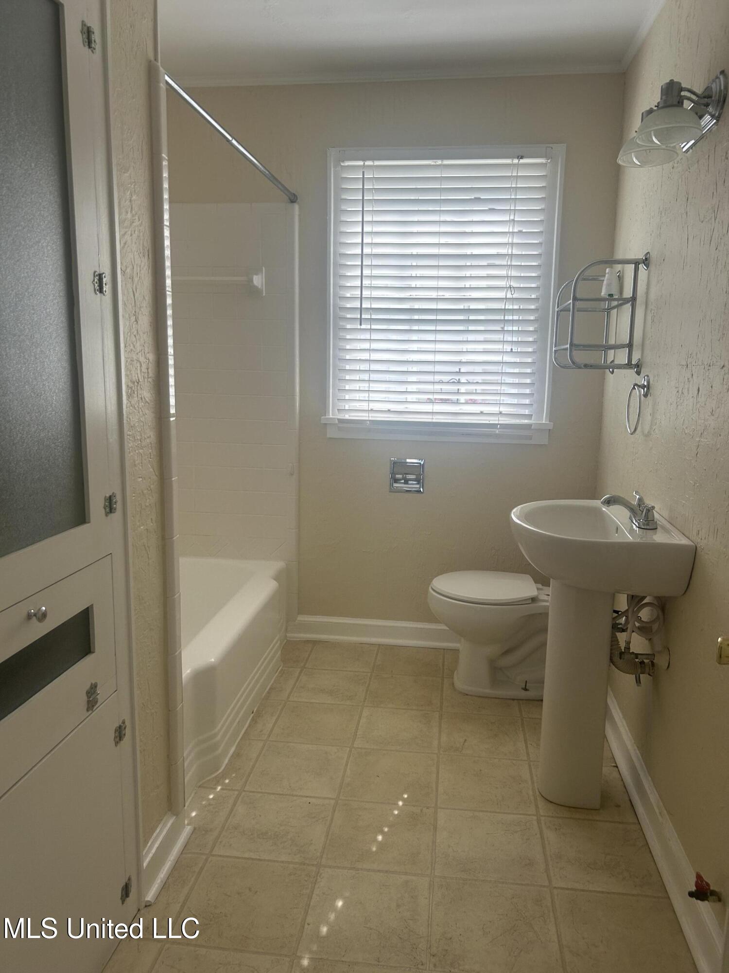 501 W Jefferson Avenue, Greenwood, Mississippi image 5