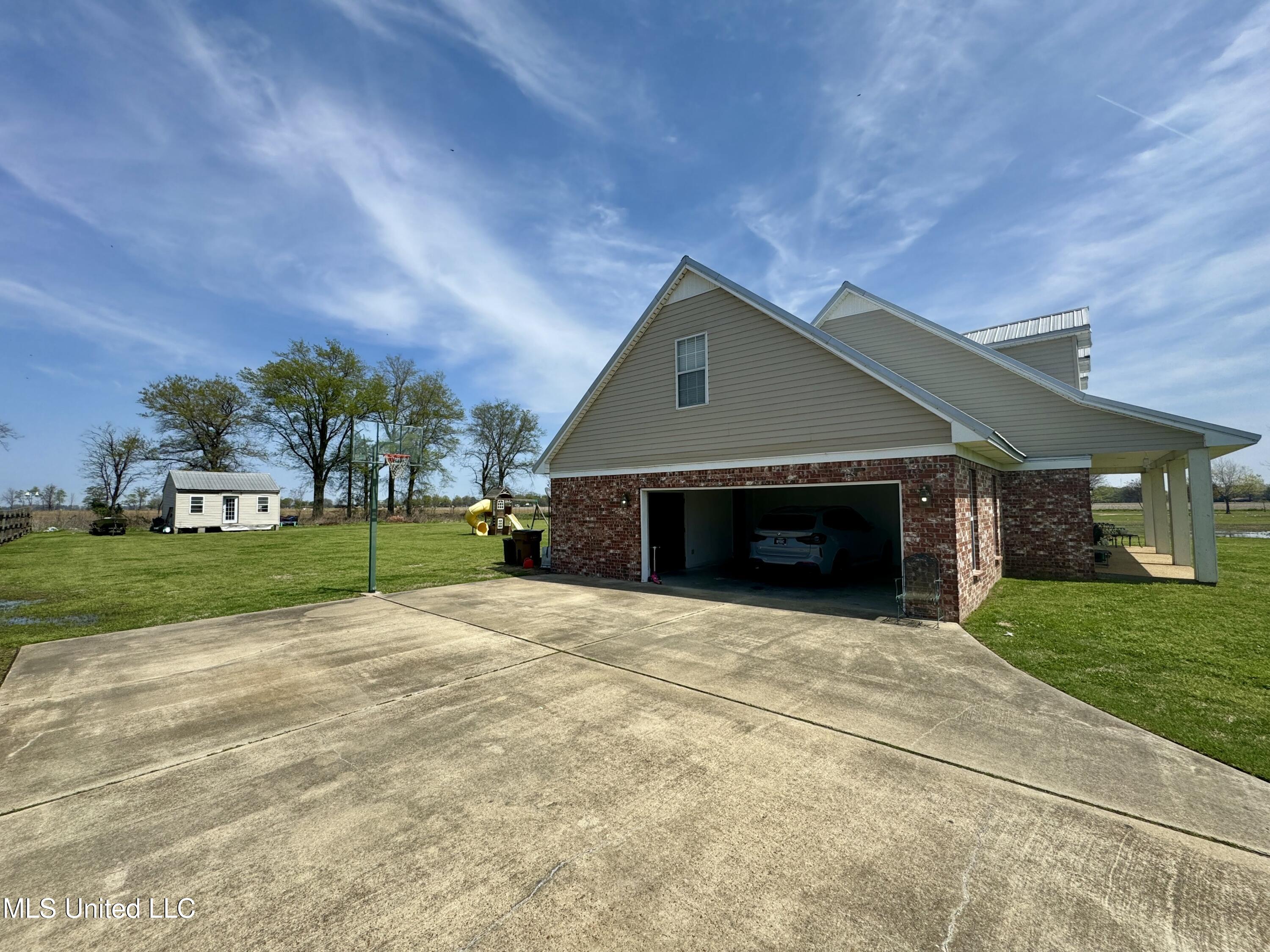 64 Horseshoe Drive, Merigold, Mississippi image 2