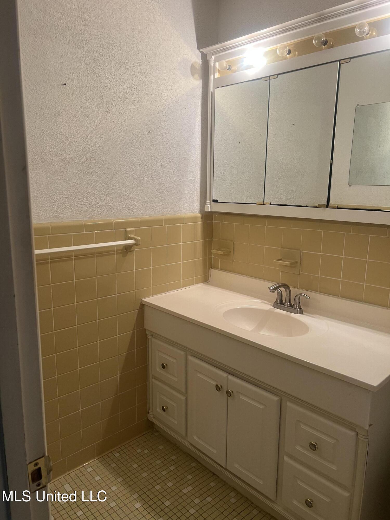 241 Iroquois Street, Biloxi, Mississippi image 18