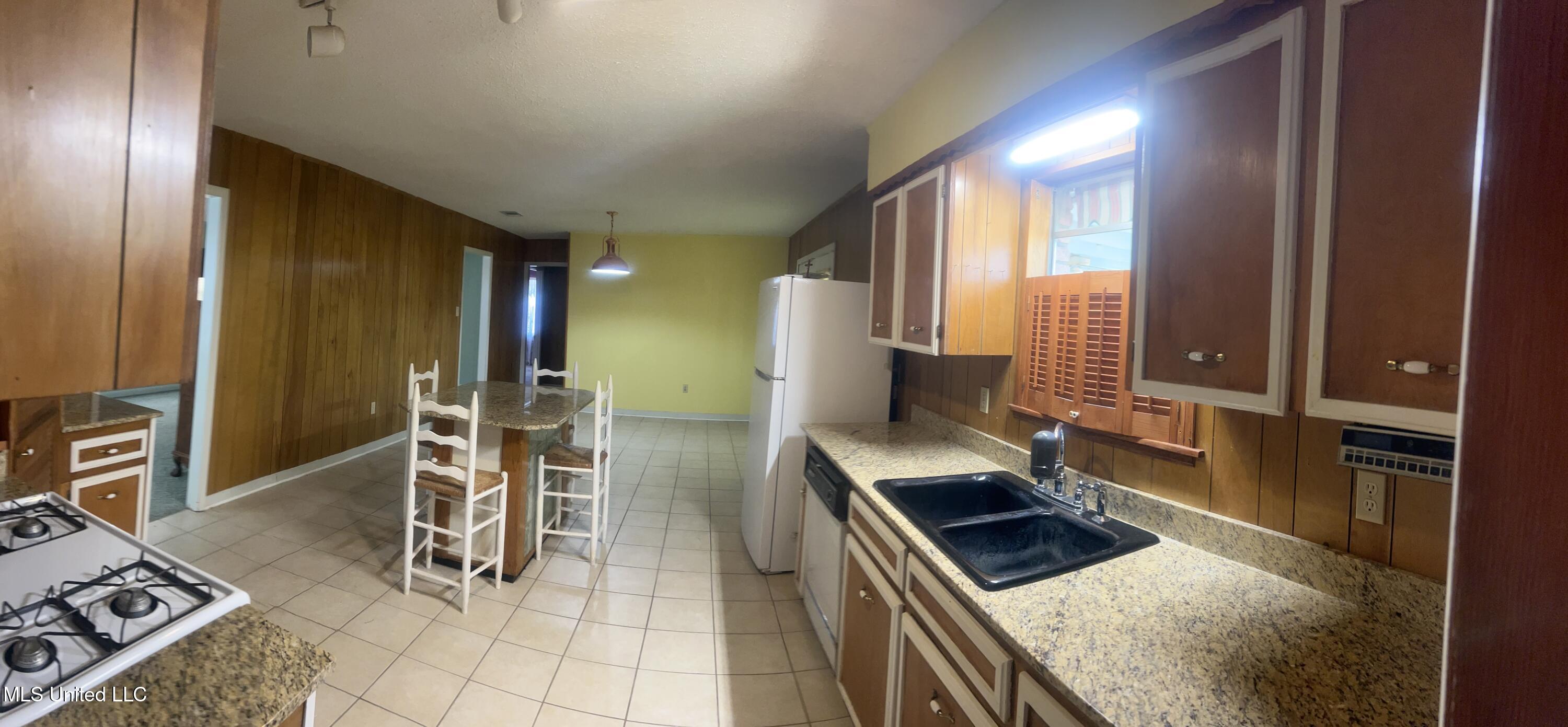 241 Iroquois Street, Biloxi, Mississippi image 10