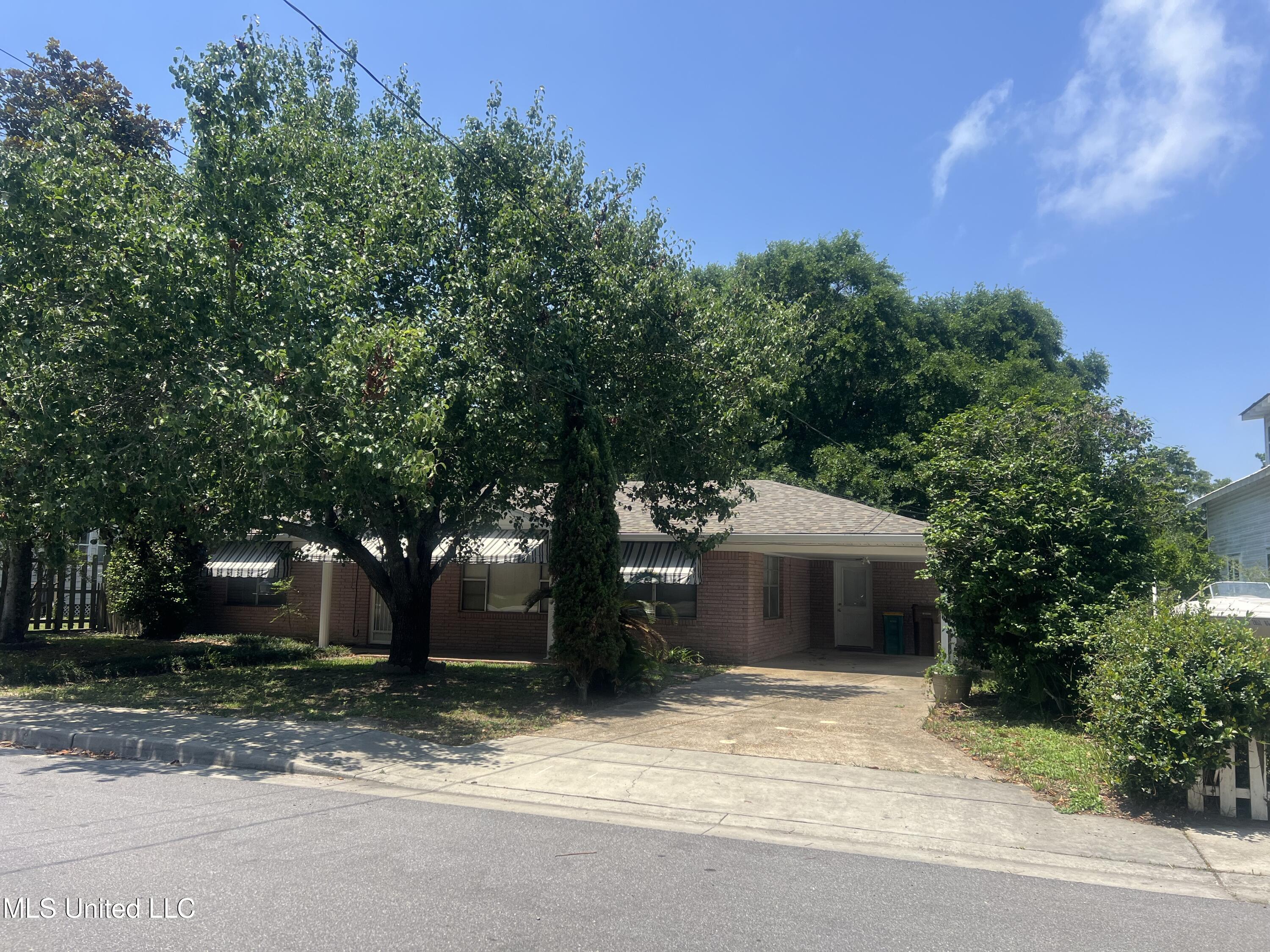 241 Iroquois Street, Biloxi, Mississippi image 1