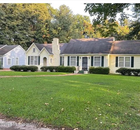 Homes For Sale - 404 W Jefferson Avenue<br/> Leflore County, Greenwood, MS 38930