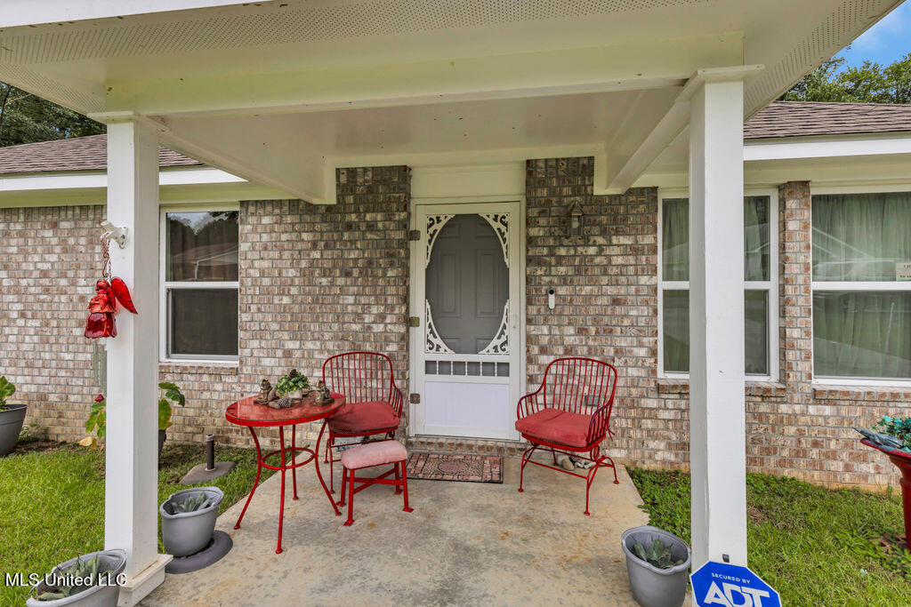 1084KoloaCt-3 Front Entry
