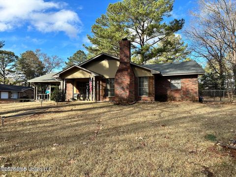 Homes For Sale - 632 Briarcliff Circle<br/> Jackson, MS 39212