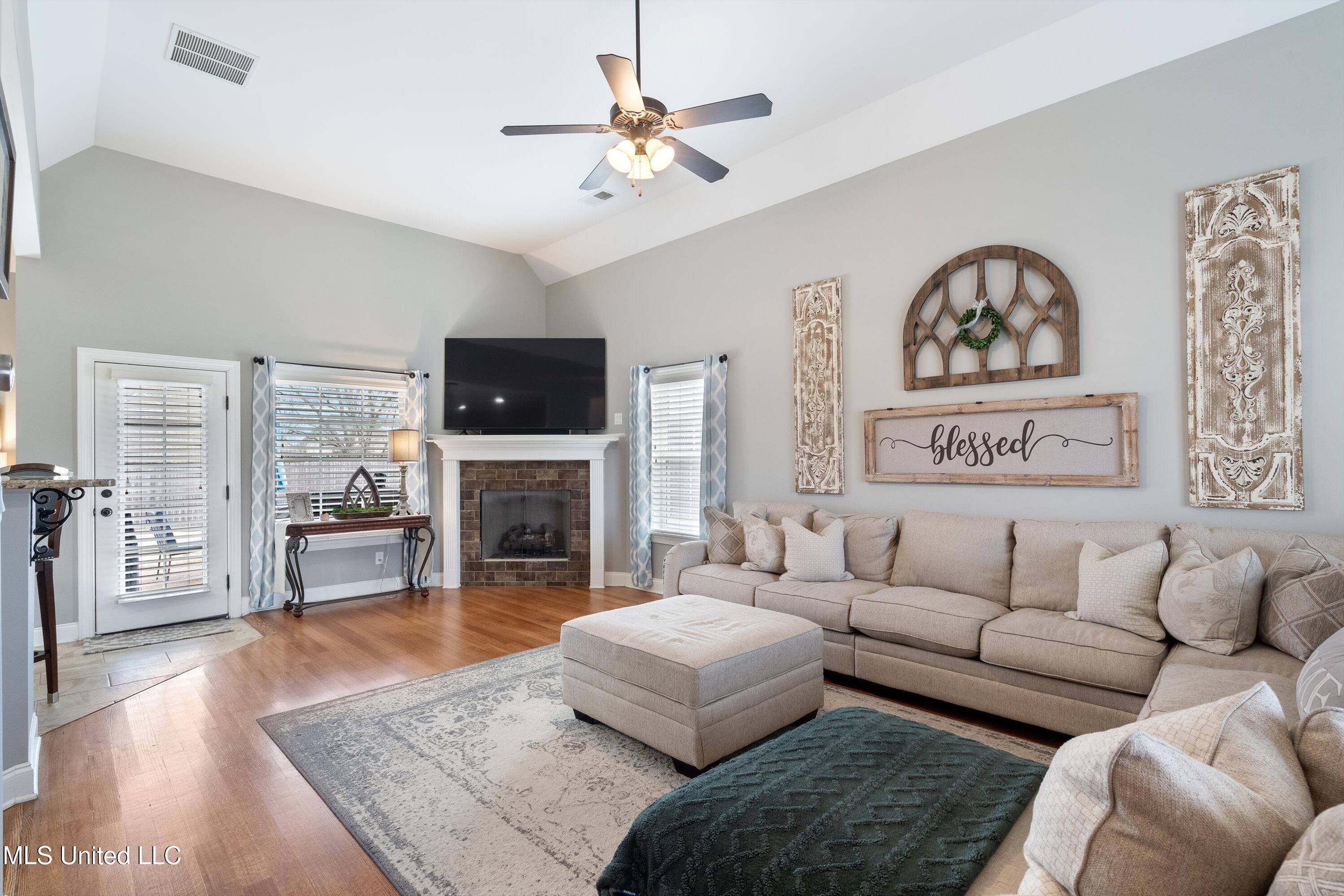 4682 Riva Ridge Drive, Olive Branch, Mississippi image 3