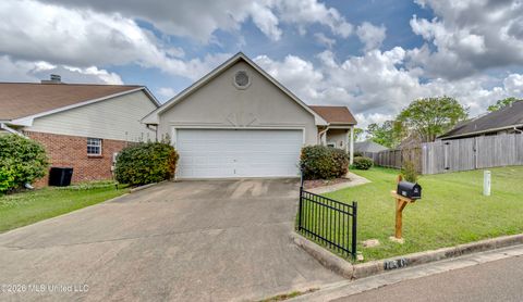 Homes For Sale - 130 Meade Lane<br/> Pearl, MS 39208