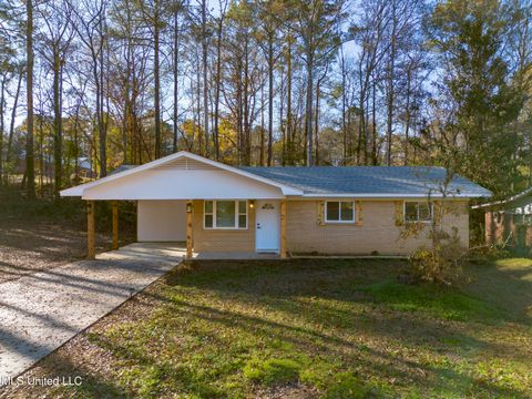 Homes For Sale - 622 11th Avenue<br/> Magee, MS 39111