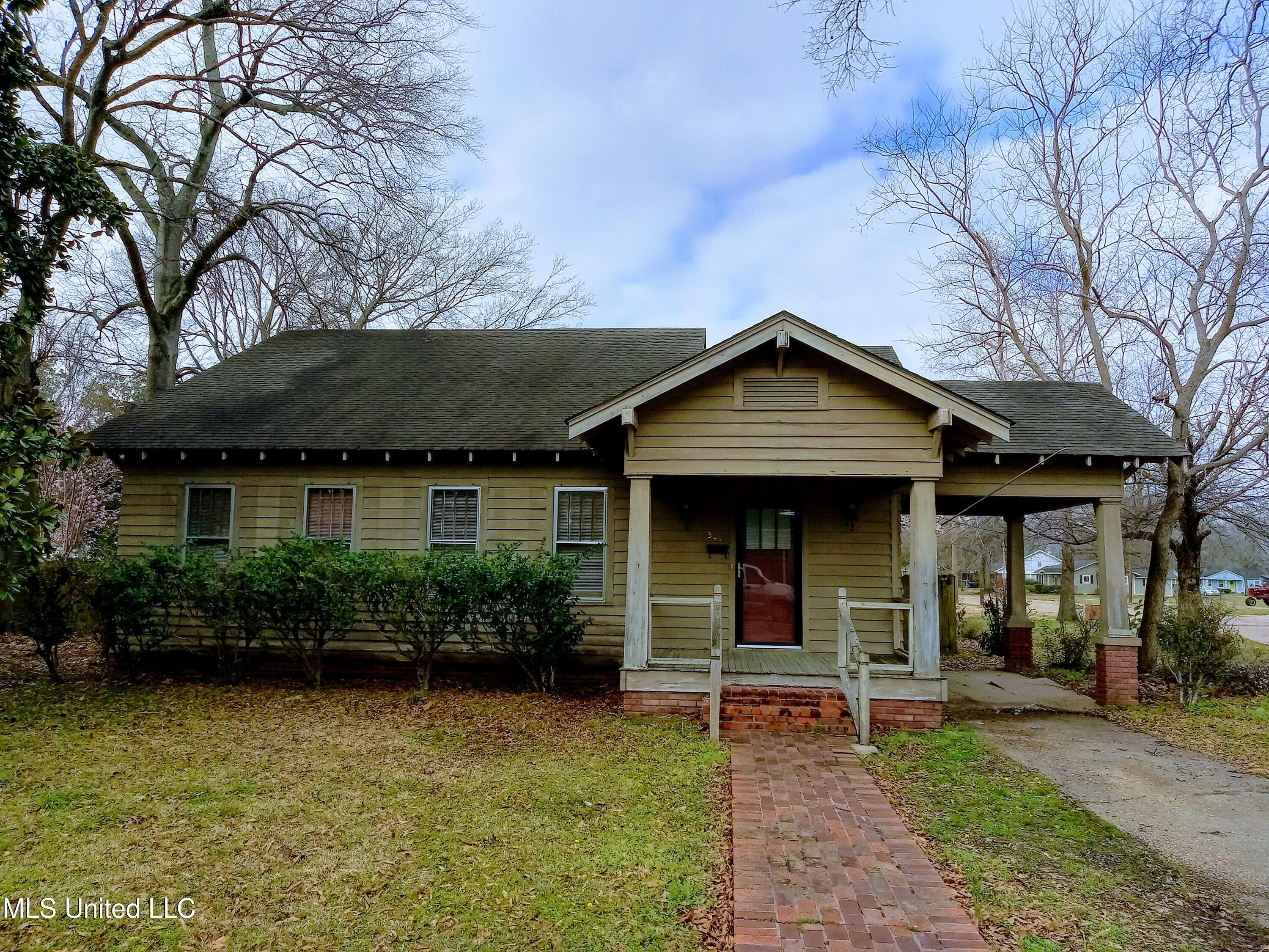 309 E Percy Street, Indianola, Mississippi image 1