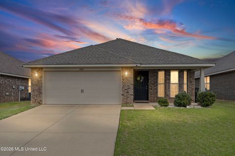 Homes For Sale - 8898 Kathryn Grace Drive<br/> Southaven, MS 38671