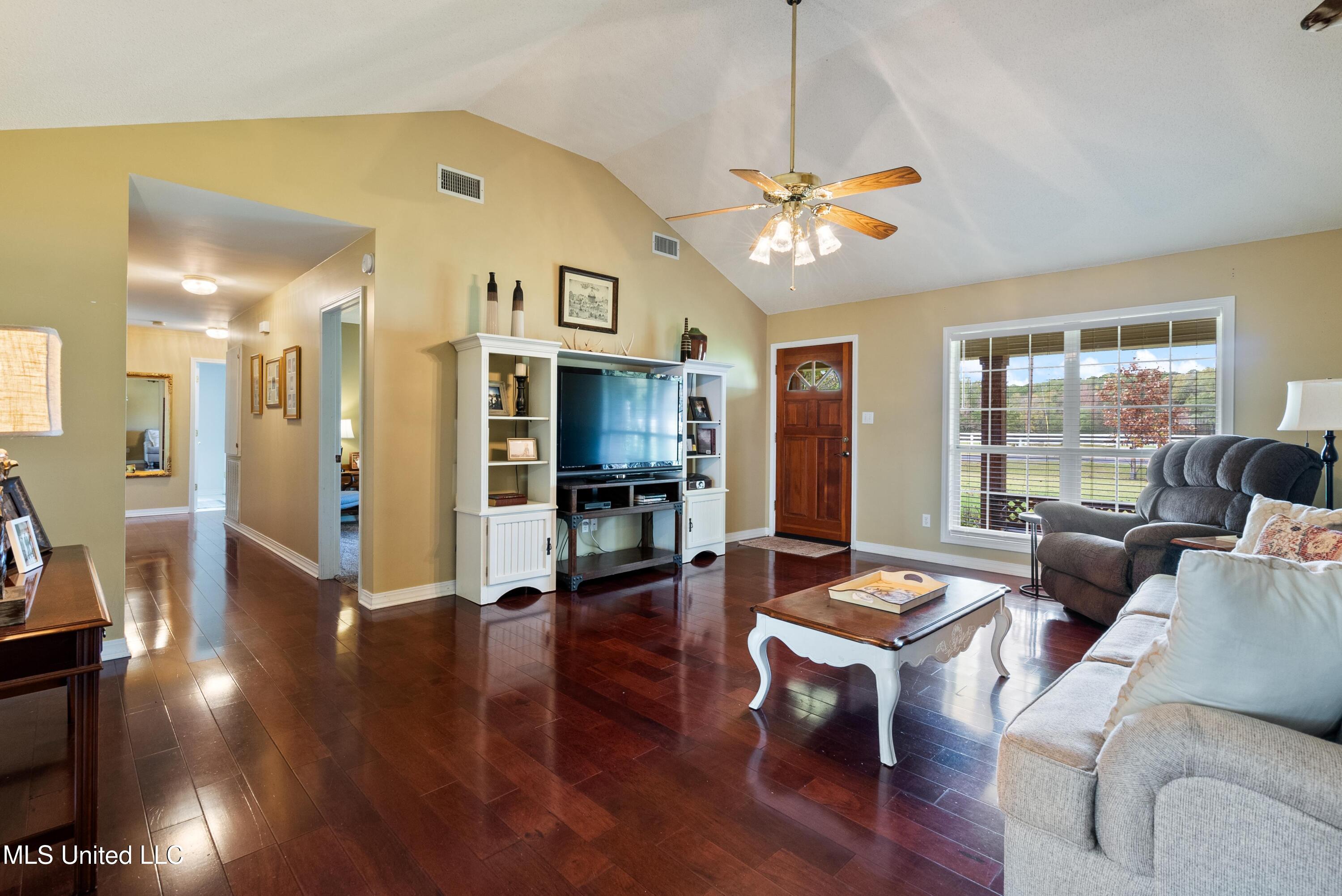 564 Glendale Road, New Albany, Mississippi image 5