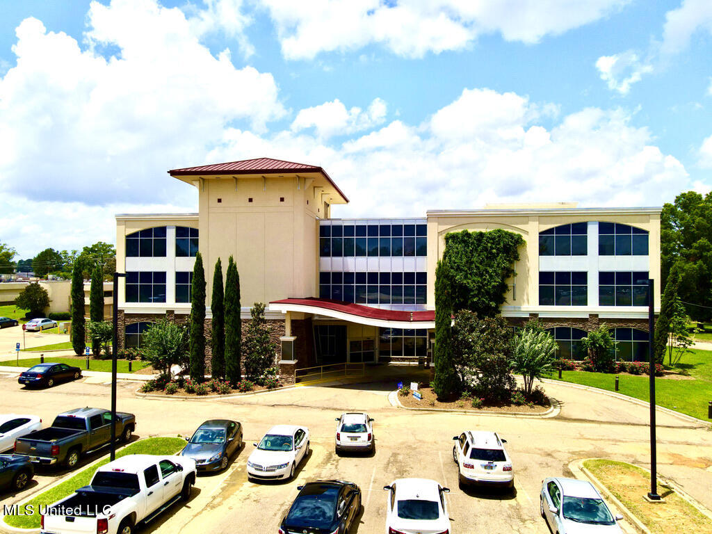 Tuscan Court