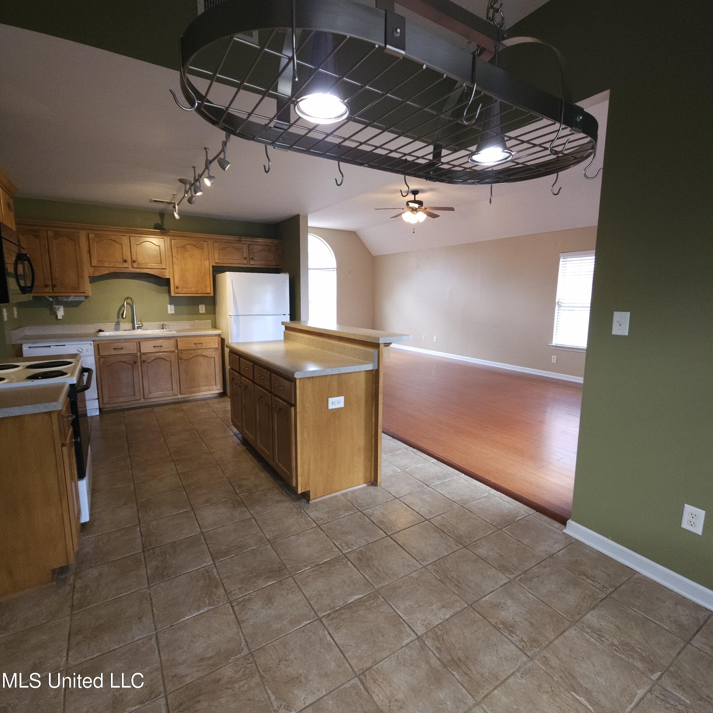 1116 Warwick Place, Southaven, Mississippi image 10