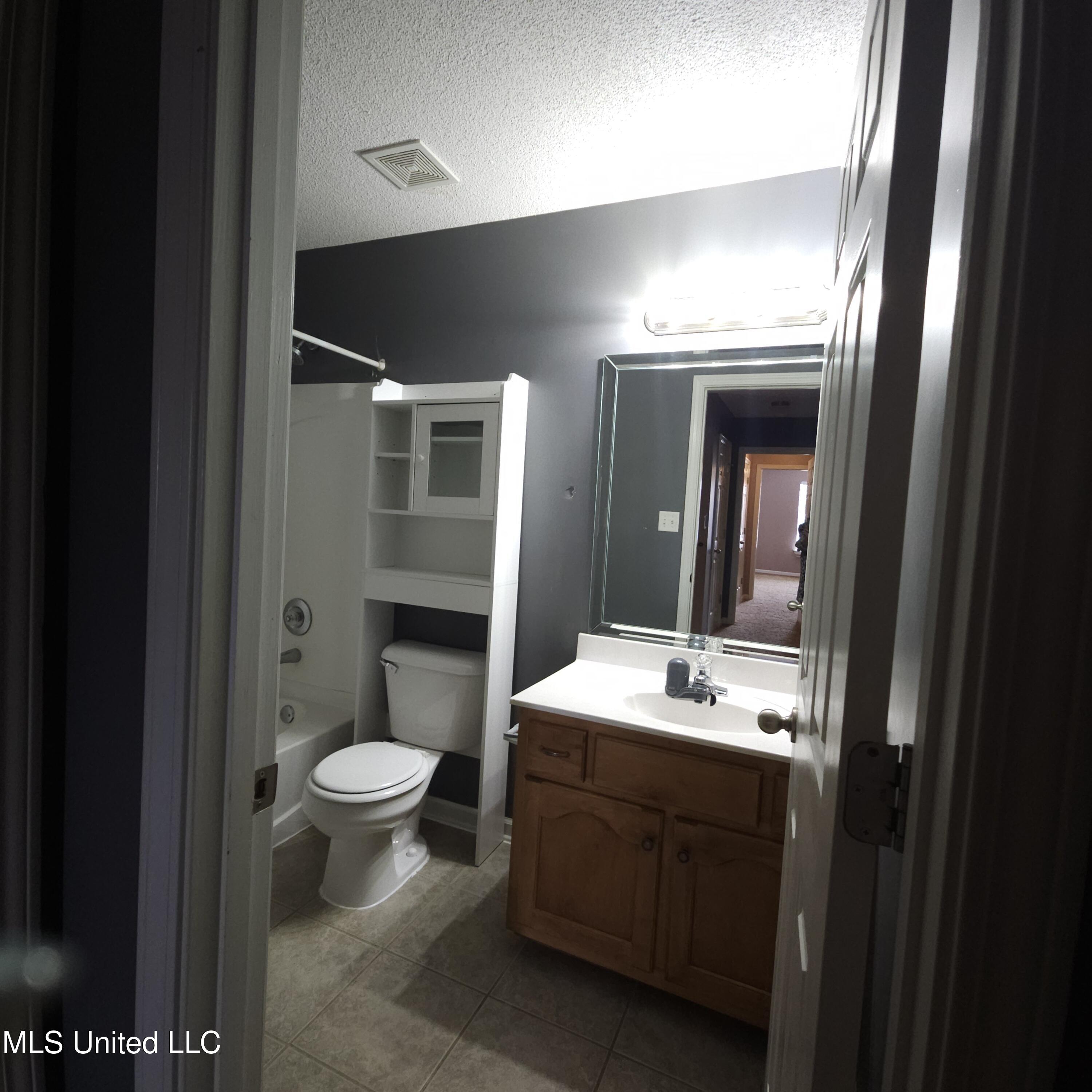 1116 Warwick Place, Southaven, Mississippi image 12