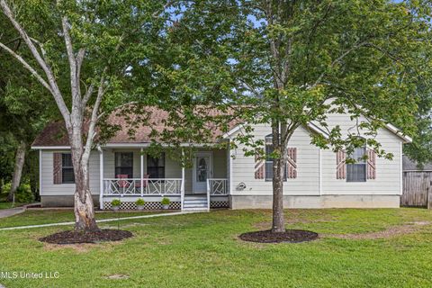 Single Family Residence in Gulfport MS 15201 Sunset Drive.jpg