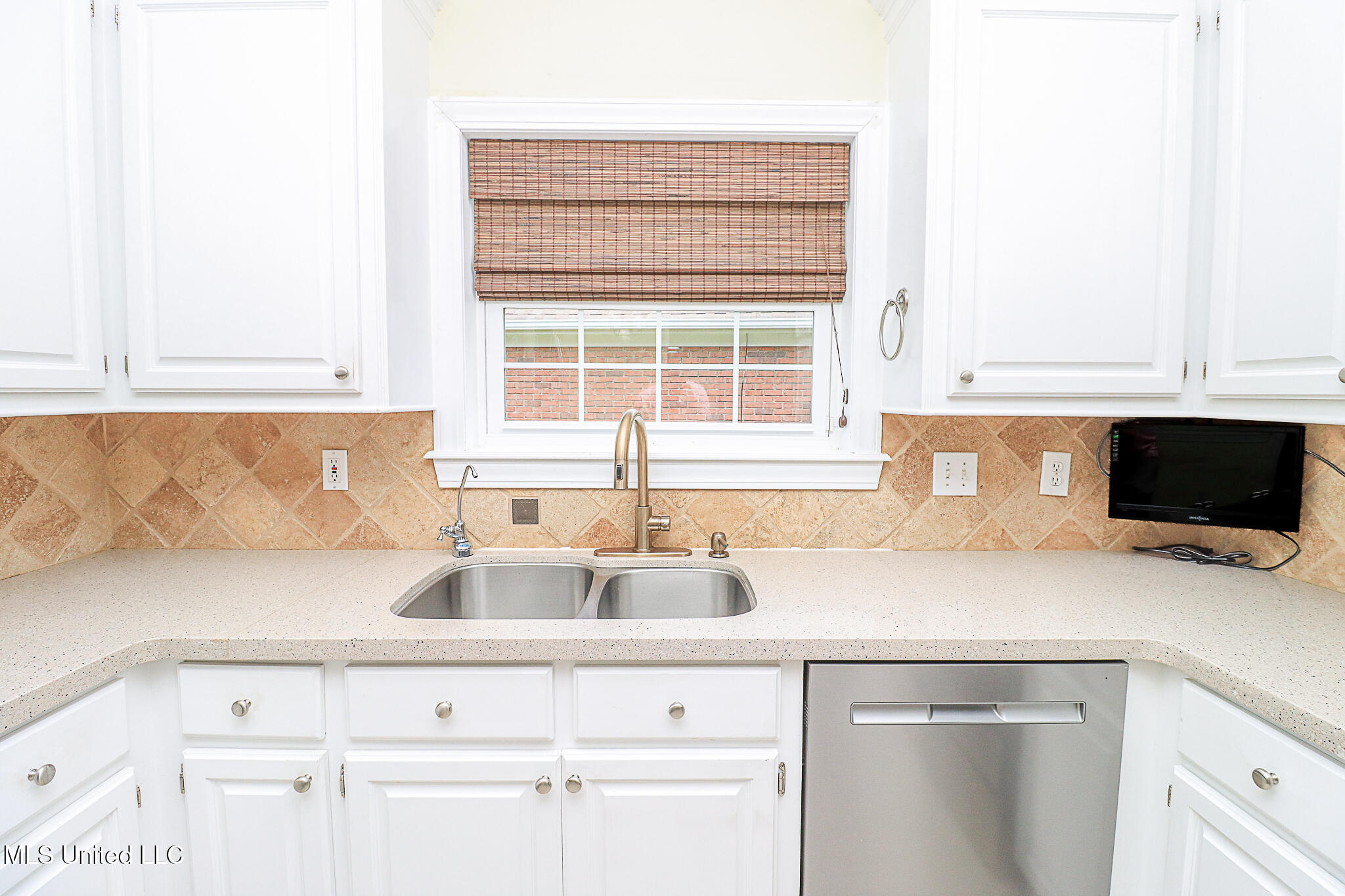 567 Spring Lake Drive, Pearl, Mississippi image 11