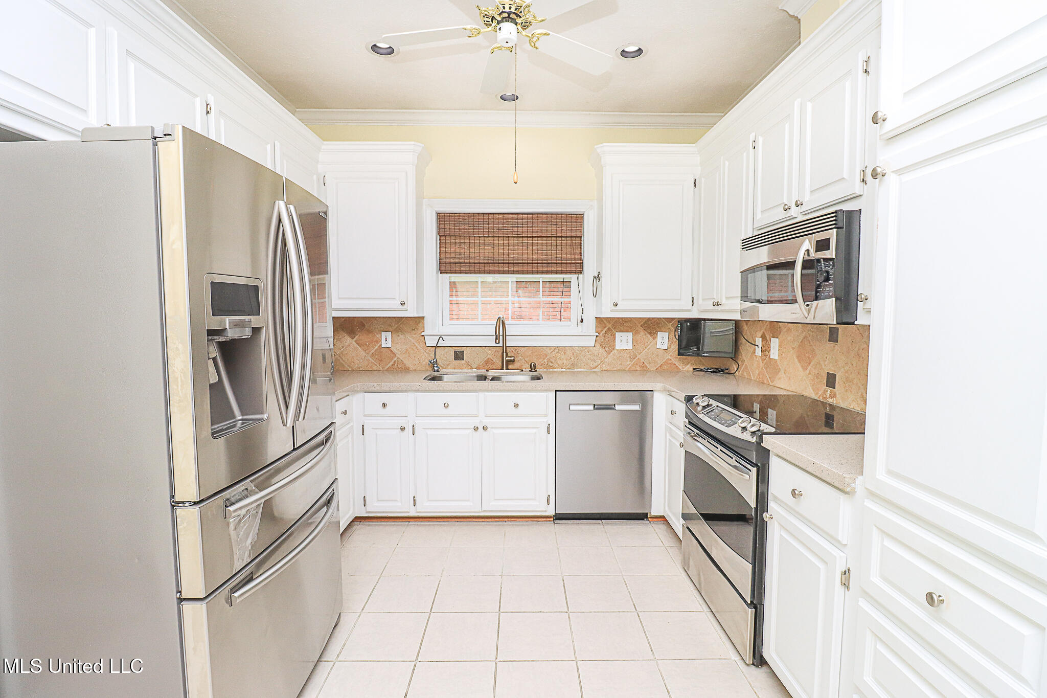 567 Spring Lake Drive, Pearl, Mississippi image 12