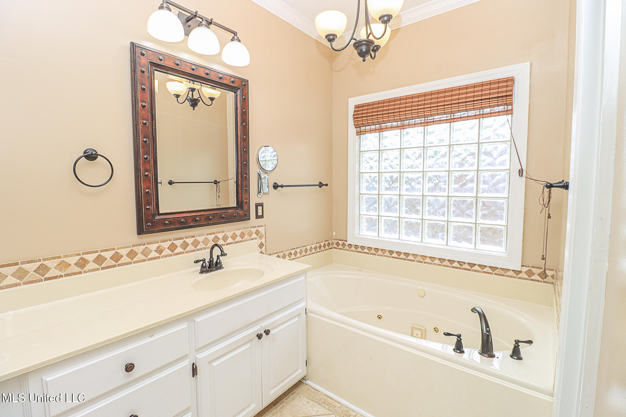 567 Spring Lake Drive, Pearl, Mississippi image 25