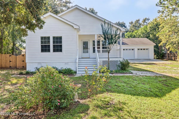 410 E SECOND ST, PASS CHRISTIAN, MS 39571 - Image b33eba527bbd4ff621dbfa342c678c1b/4235909020