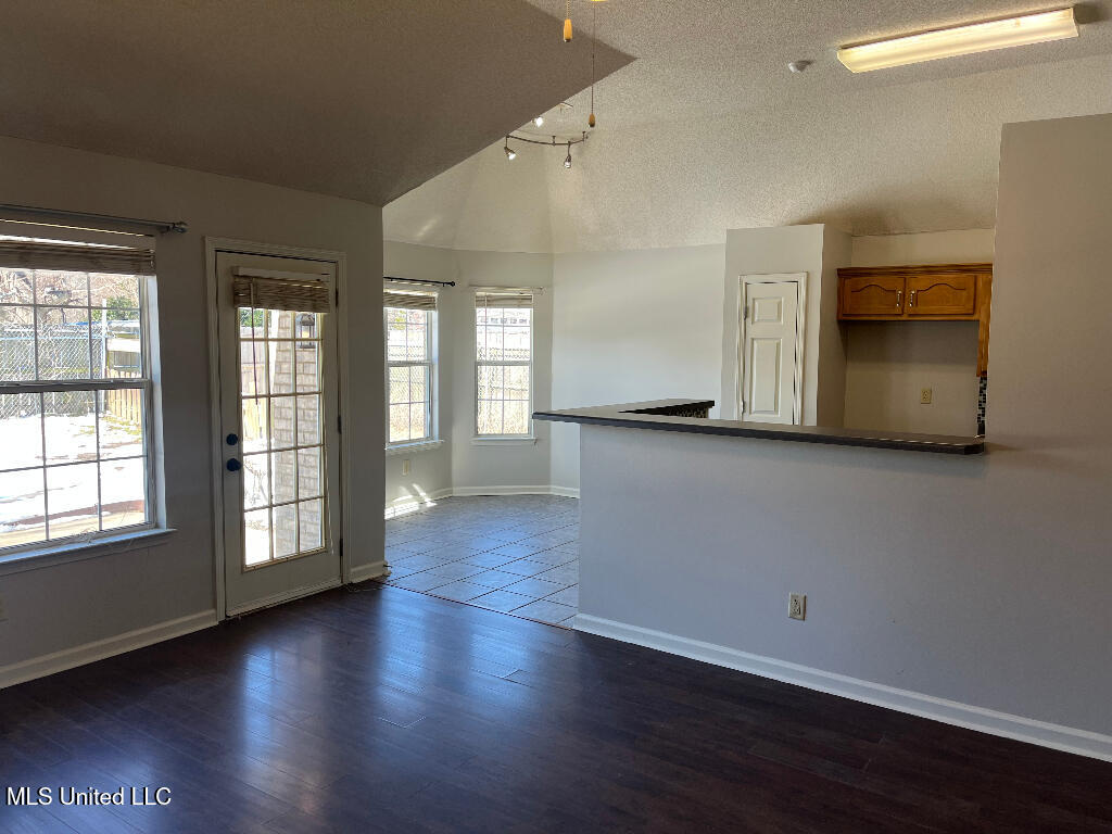 7911 Bailee Lane, Walls, Mississippi image 2