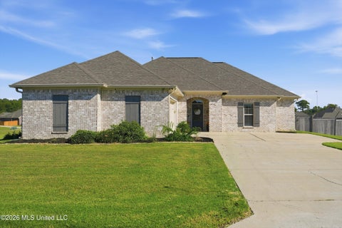 Homes For Sale - 137 Chartleigh Circle<br/> Madison County, Canton, MS 39046