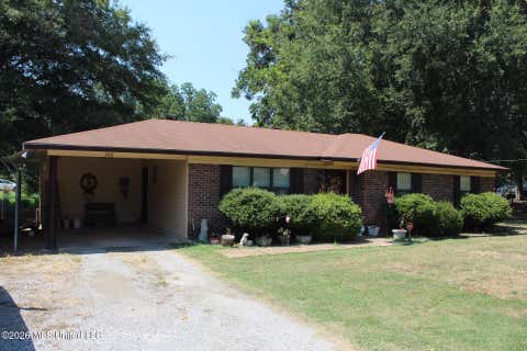 Homes For Sale - 308 Walnut Street<br/> Bolivar County, Benoit, MS 38725
