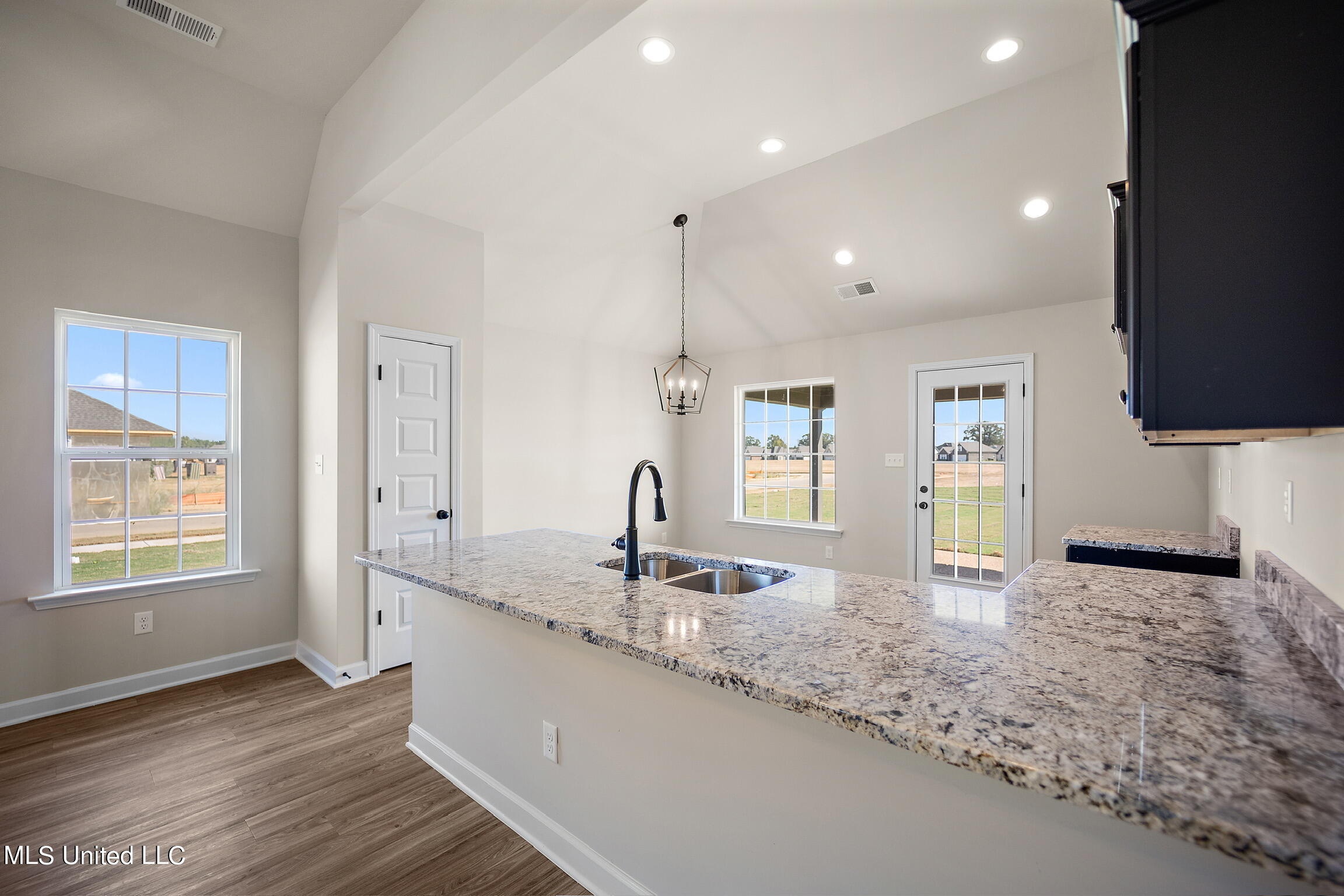 2382 Franklin Drive, Southaven, Mississippi image 10