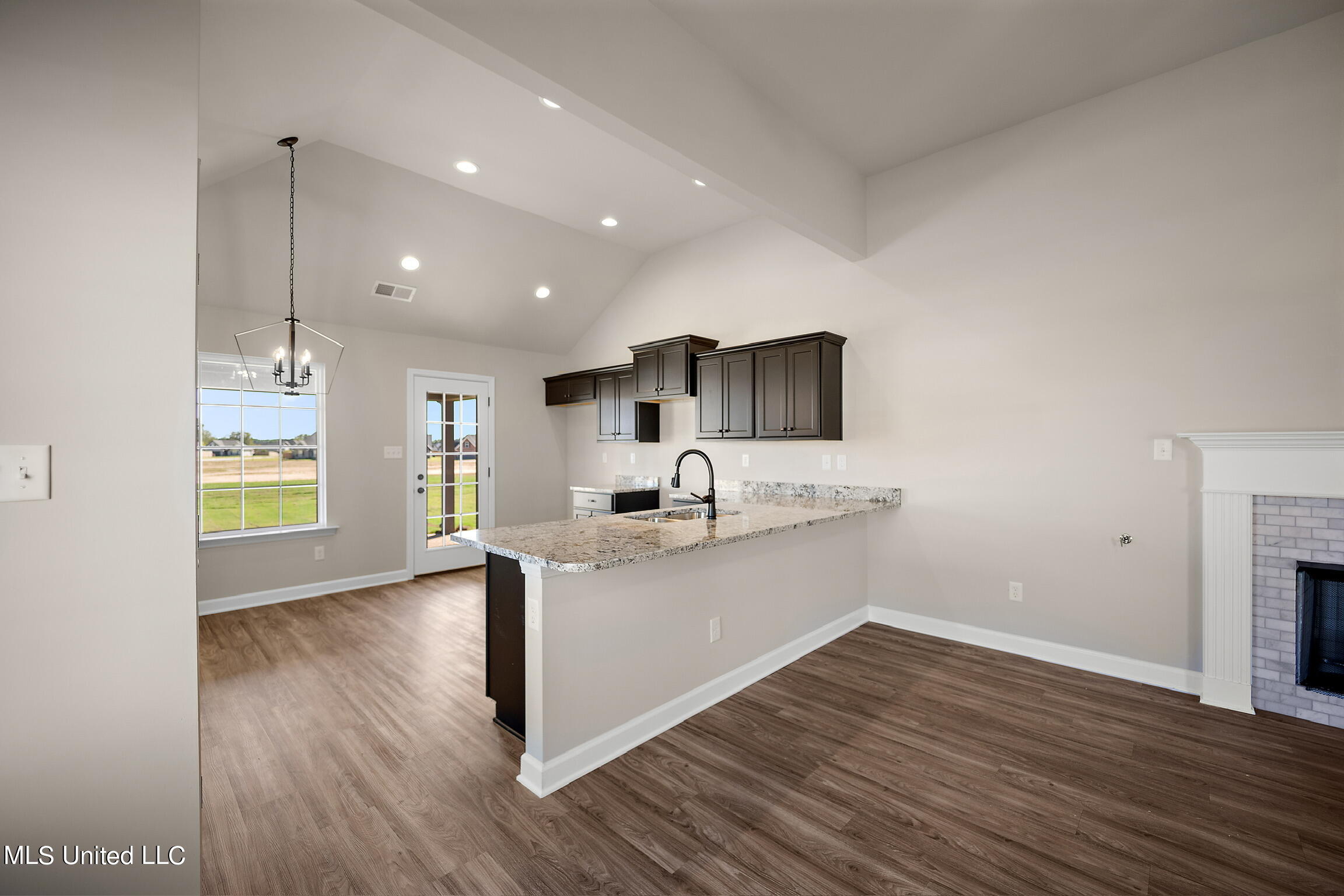 2382 Franklin Drive, Southaven, Mississippi image 7