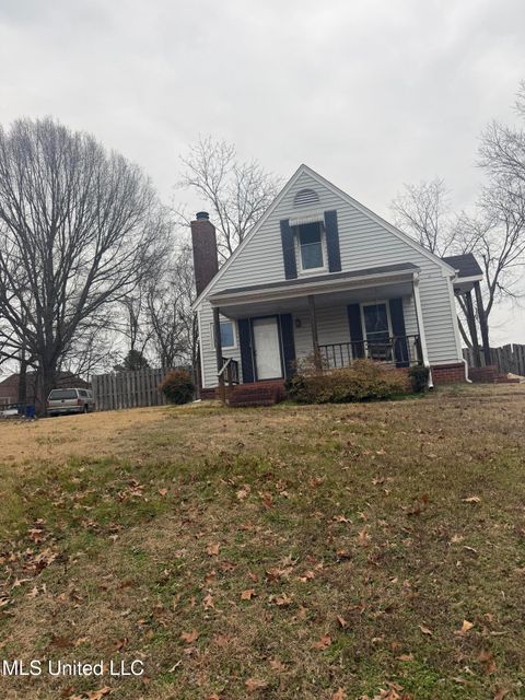 Homes For Sale - 5930 Lee's Crossing Street<br/> Olive Branch, MS 38654