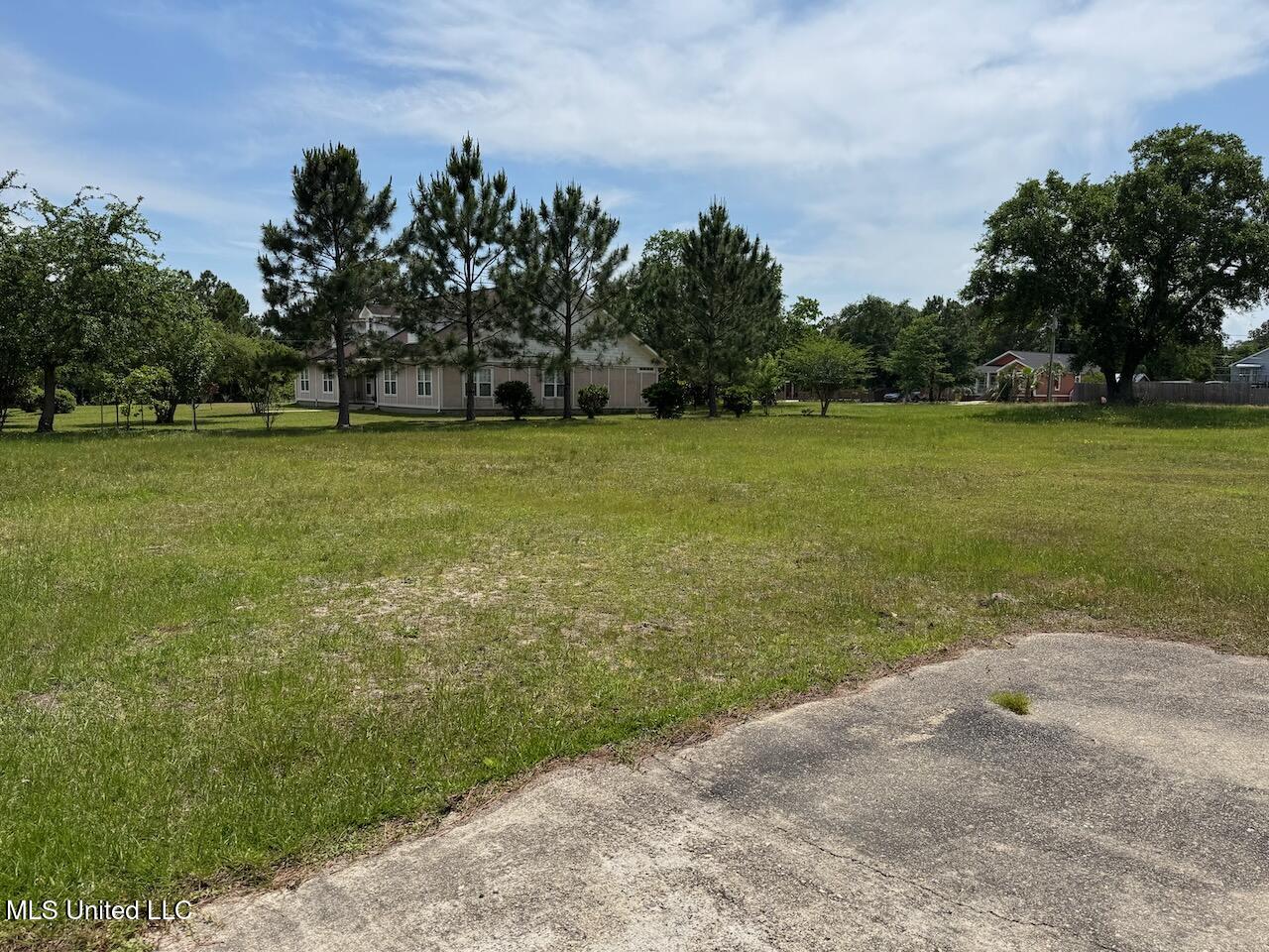 105 Edward Drive, Gulfport, Mississippi image 4