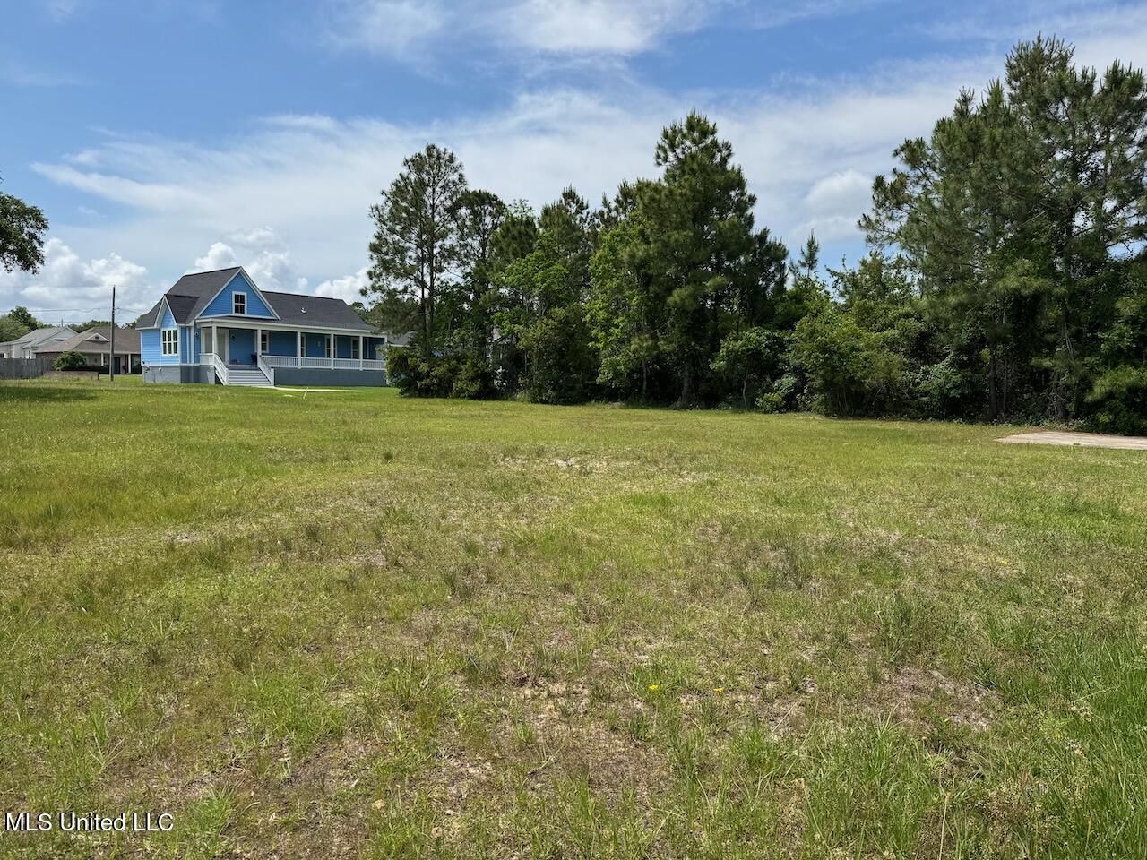 105 Edward Drive, Gulfport, Mississippi image 2