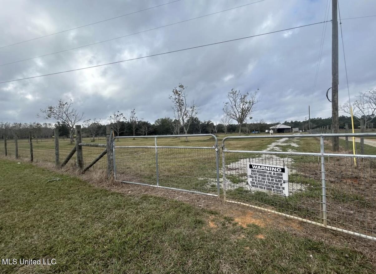 14510 Oak Haven Drive, Moss Point, Mississippi image 1