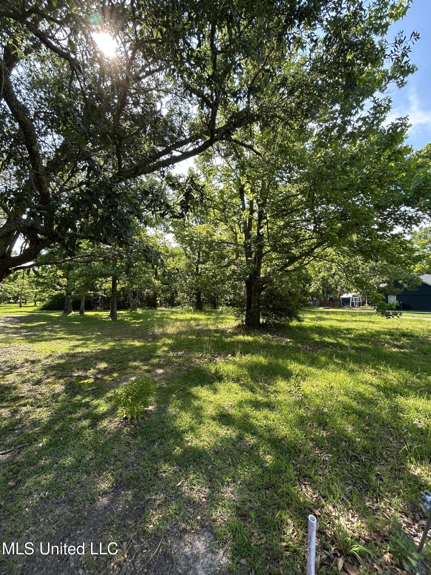 10337 Pin Oak Drive, Biloxi, Mississippi image 3
