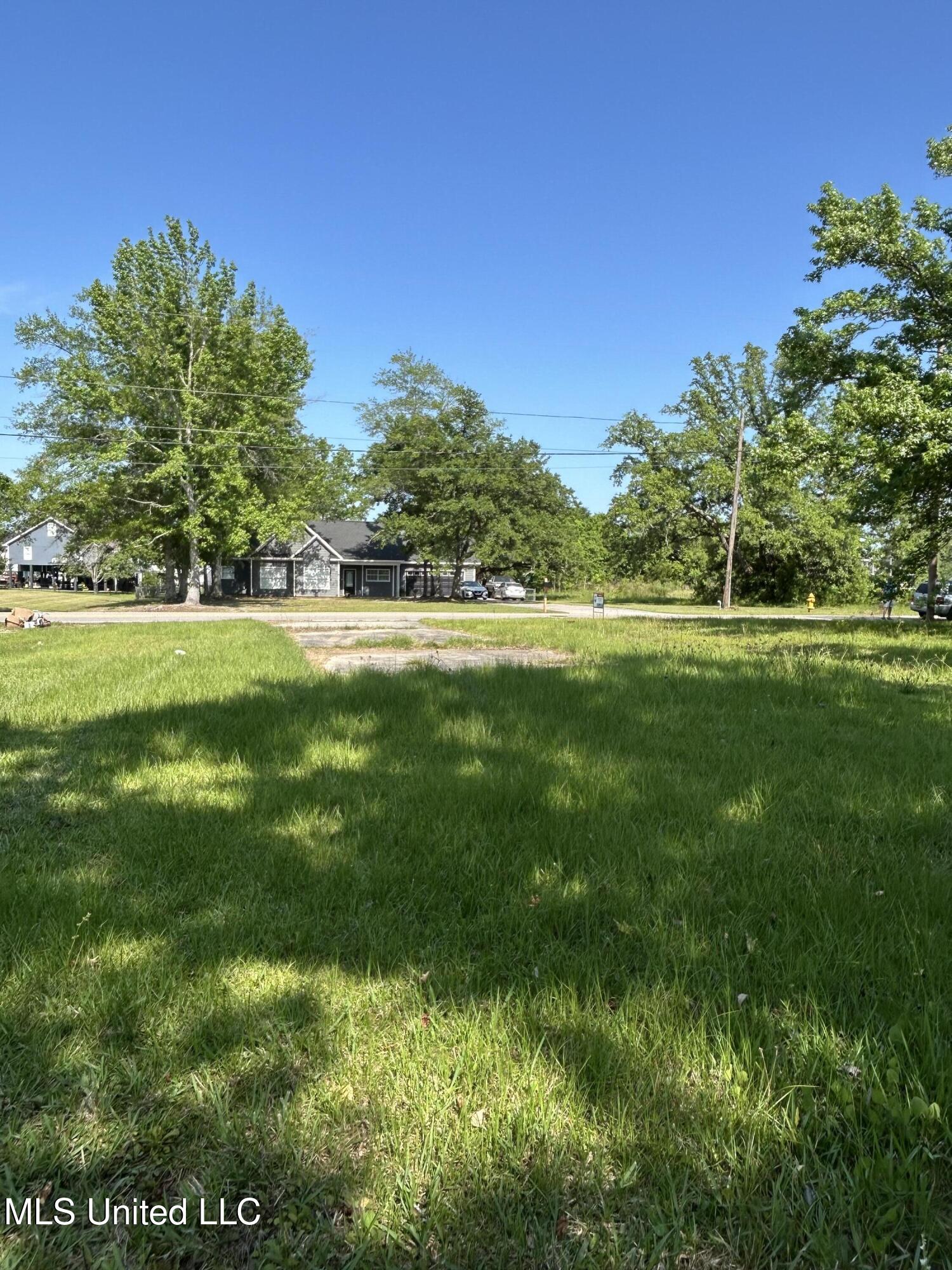 10337 Pin Oak Drive, Biloxi, Mississippi image 4